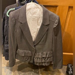 Adorable pleated blazer